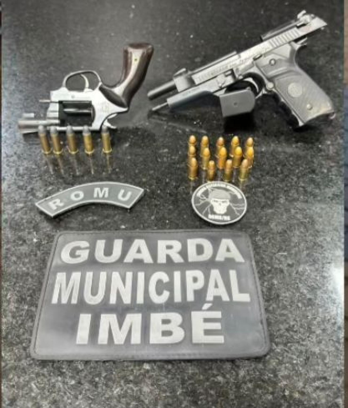 Homens são presos pela Guarda Municipal por porte ilegal de armas e embriaguez ao volante