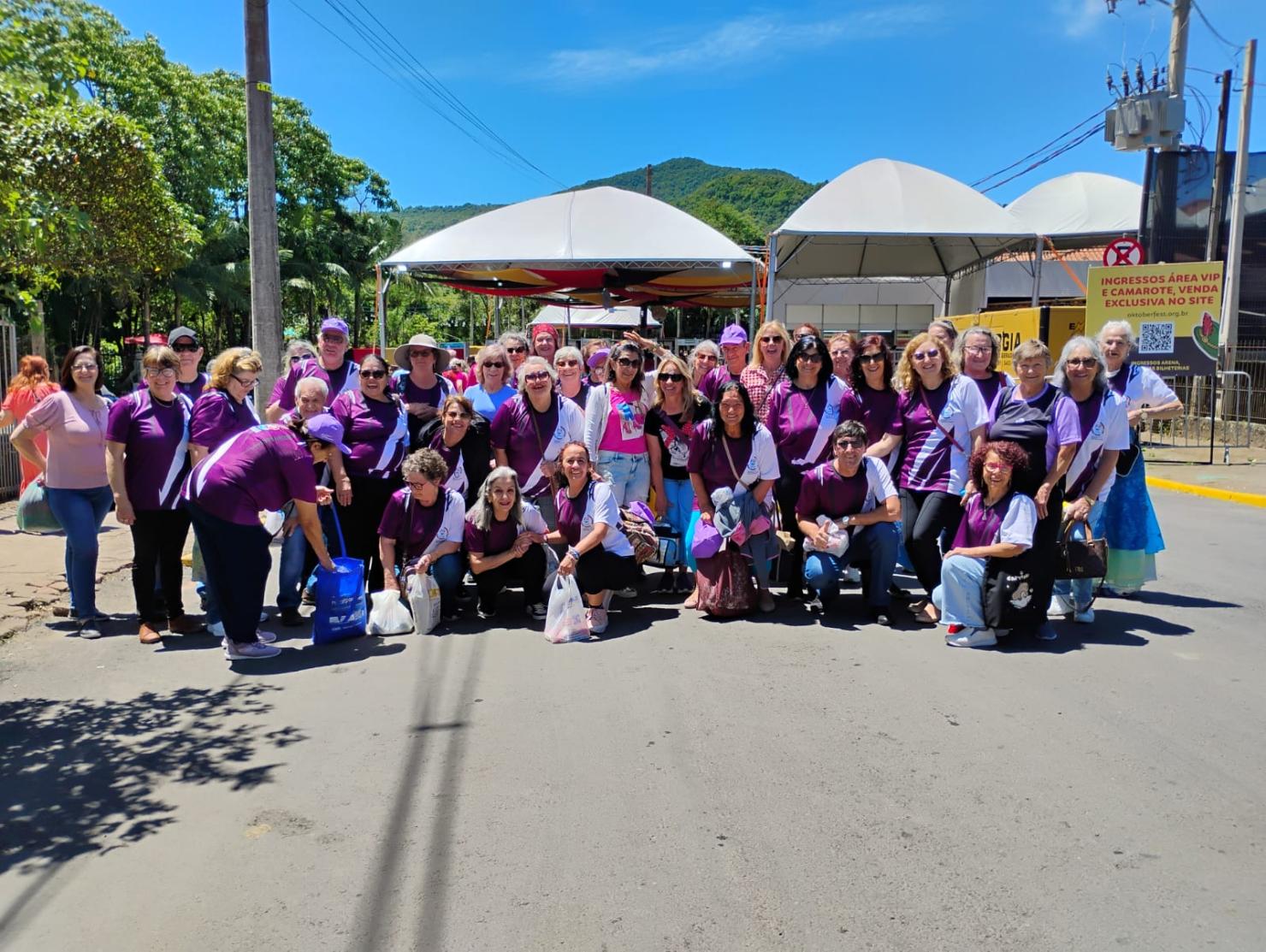 Alunos do Sábia Idade visitam a 36ª Oktoberfest de Igrejinha